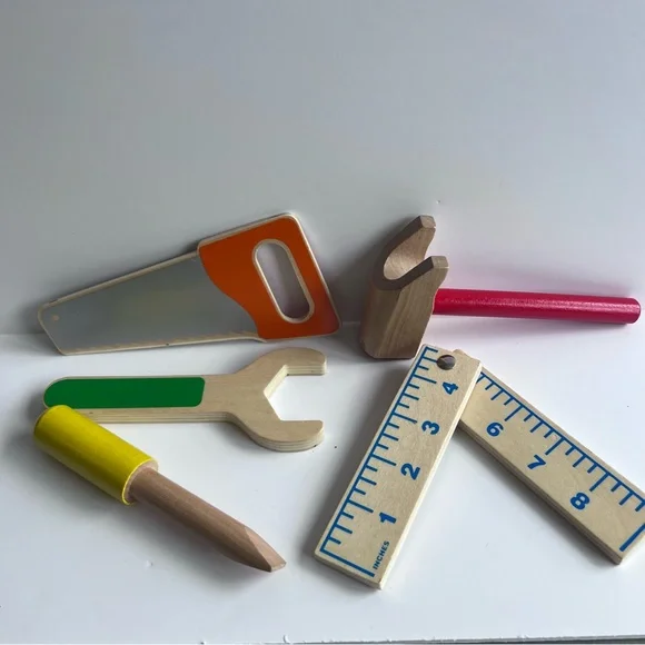 Melissa and Dug Wooden Tool Set with Belt - Picture 2 of 11